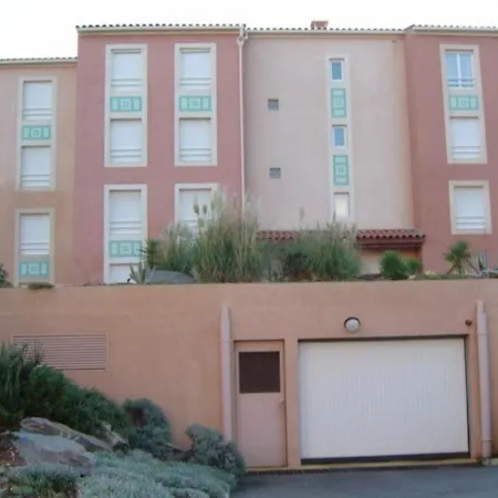 Spacieux T2 Avec Loggia A 800m De La Plage, Parking Et Forfait Menage Inclus - - Fr-1-610-12 Apartment Bormes-les-Mimosas