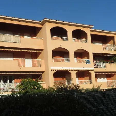 Spacieux T2 Avec Loggia A 800m De La Plage, Parking Et Forfait Menage Inclus - - Fr-1-610-12 Apartment *