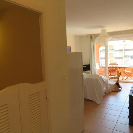Spacieux T2 Avec Loggia A 800m De La Plage, Parking Et Forfait Menage Inclus - - Fr-1-610-12 *