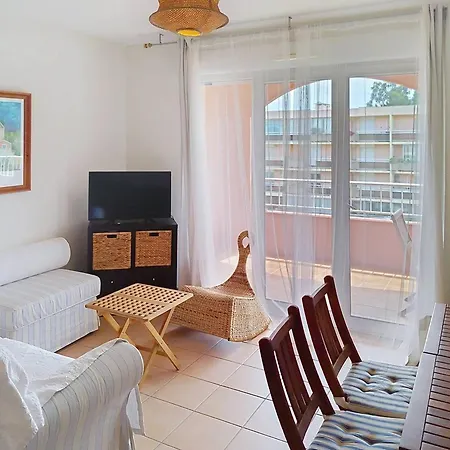 Spacieux T2 Avec Loggia A 800m De La Plage, Parking Et Forfait Menage Inclus - - Fr-1-610-12 Bormes-les-Mimosas